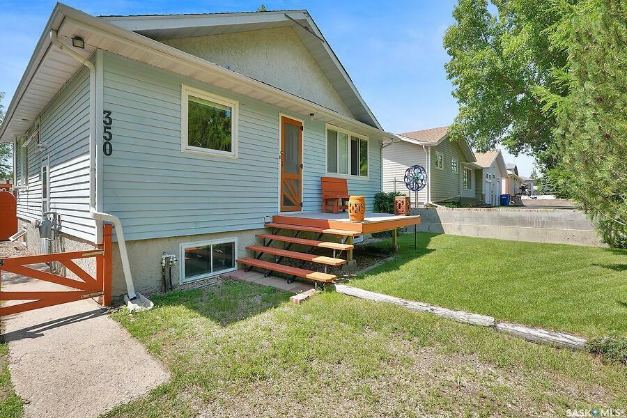 Property Photo: 350 3rd Street SK S0G 3Z0