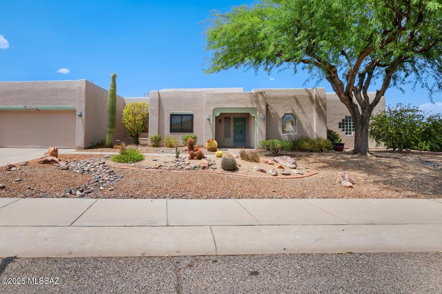 Property Photo: 1044 W Camino Del Desierto AZ 85614
