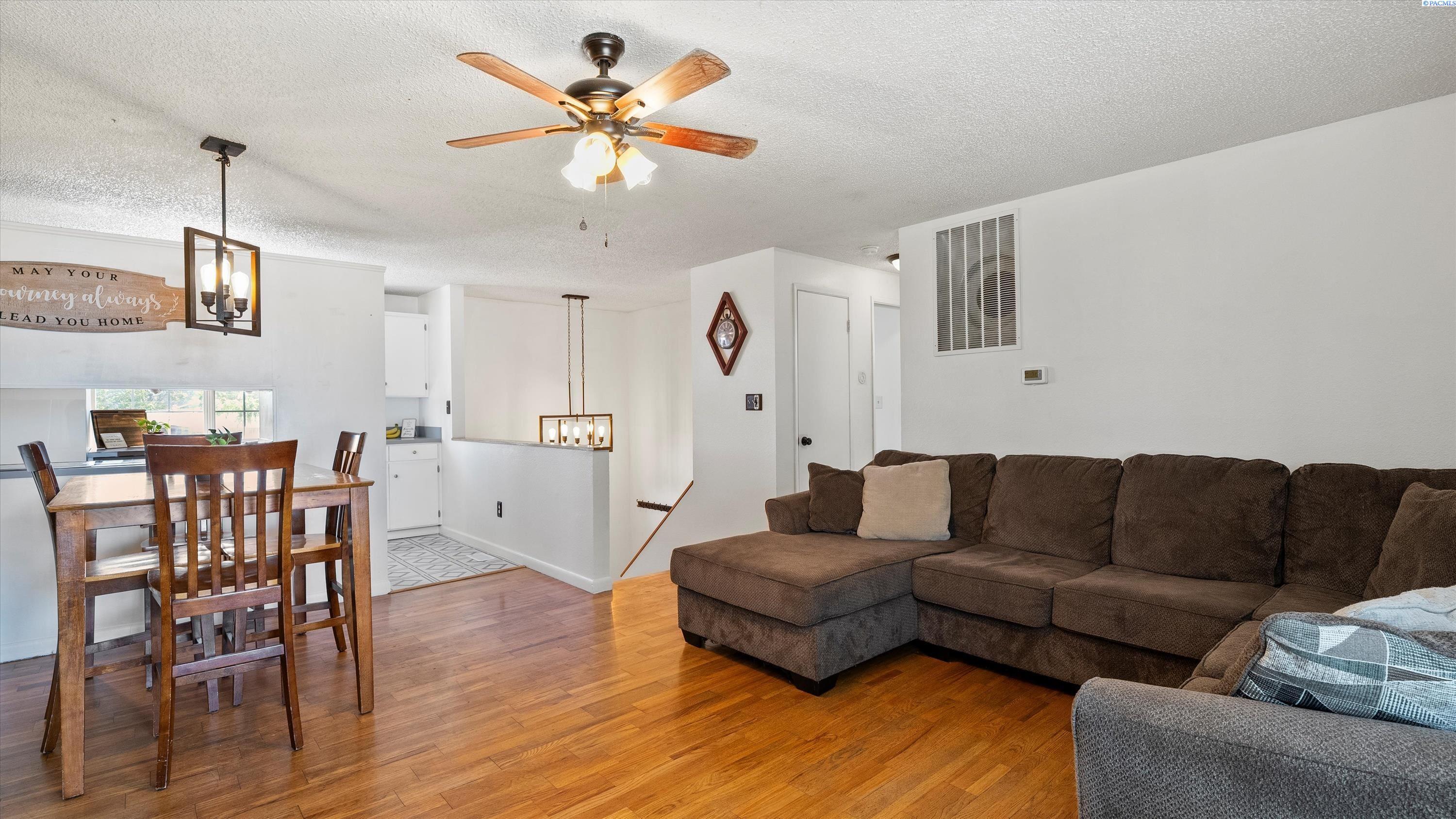 Property Photo: 316 S Quillan St WA 99336
