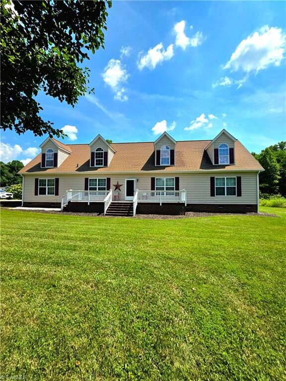 Property Photo: 2402 Rock Creek Ch Road NC 28659
