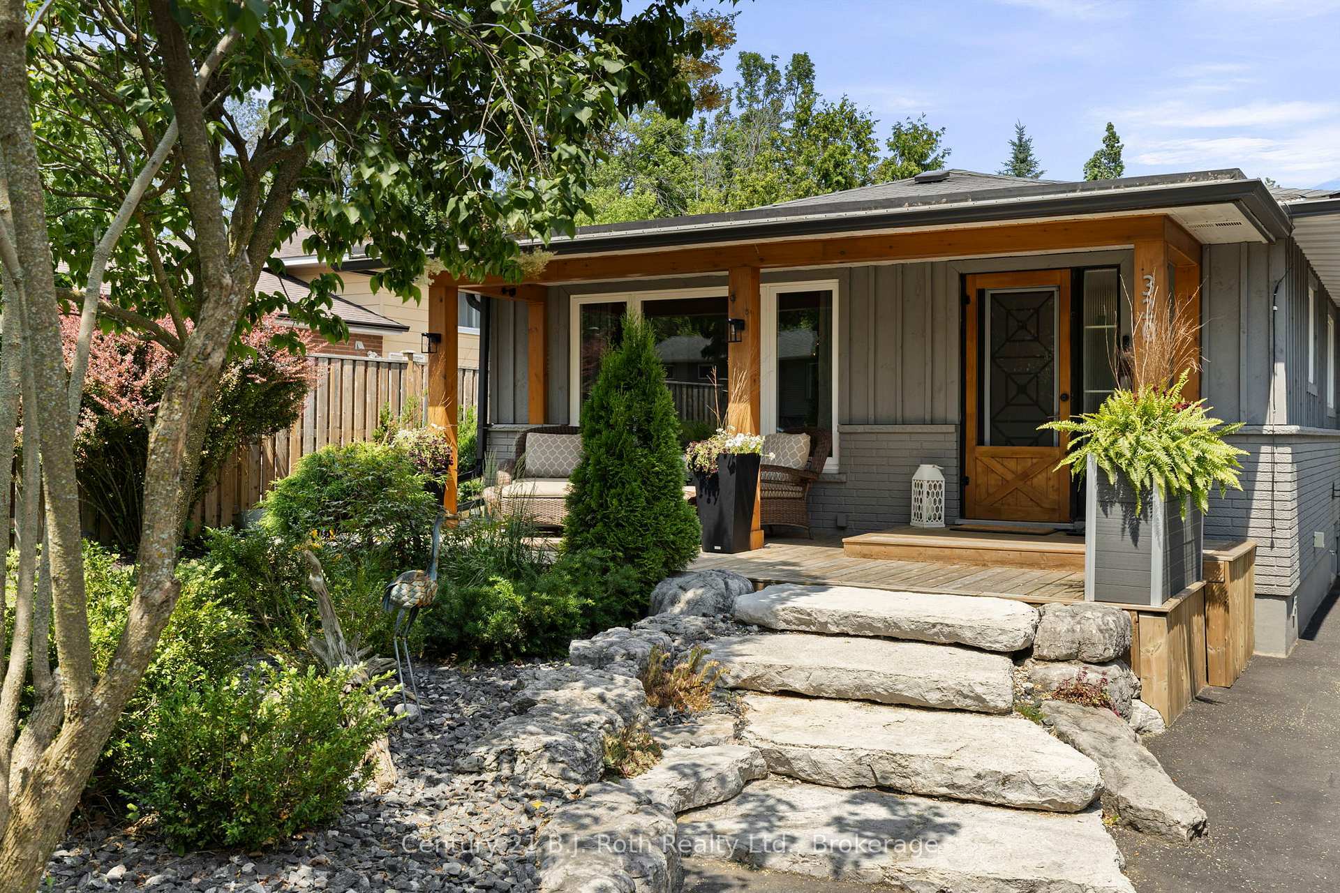 Property Photo: 320 Forest Avenue N ON L3V 3Y7