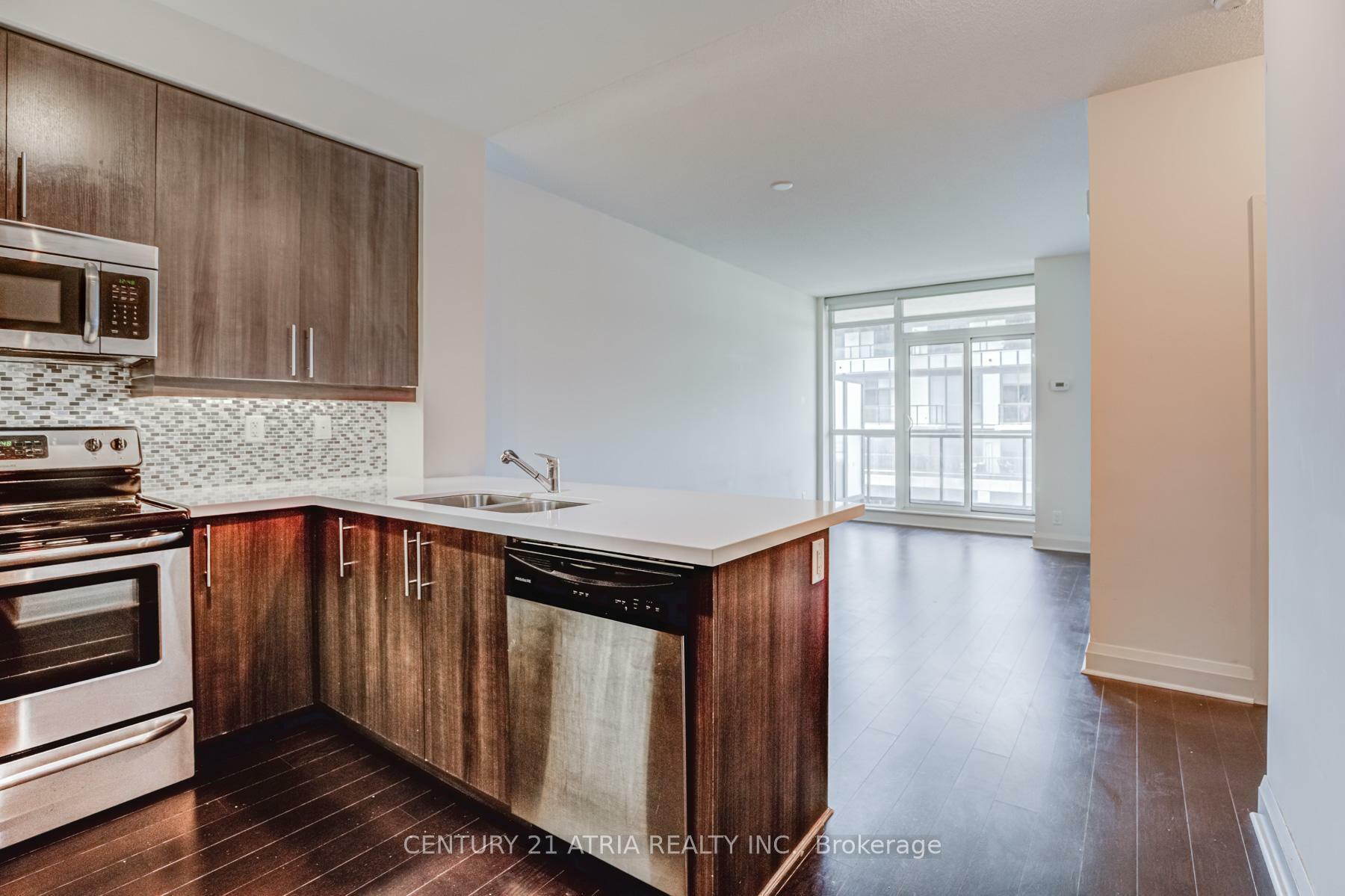 Property Photo:  1185 The Queensway N/A 807  ON M8Z 0C5 