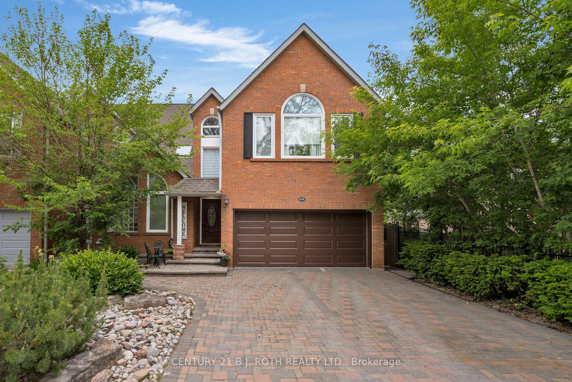 Property Photo:  157B Cumberland Street  ON L4N 2P9 