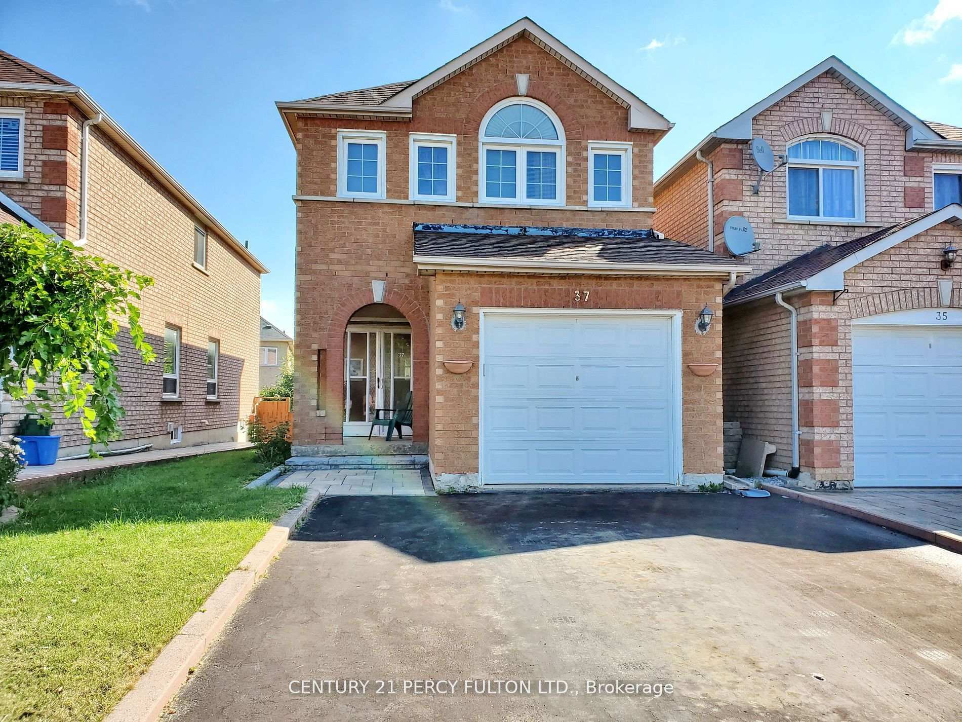 Property Photo: 37 Mindy Crescent ON L3S 3X4