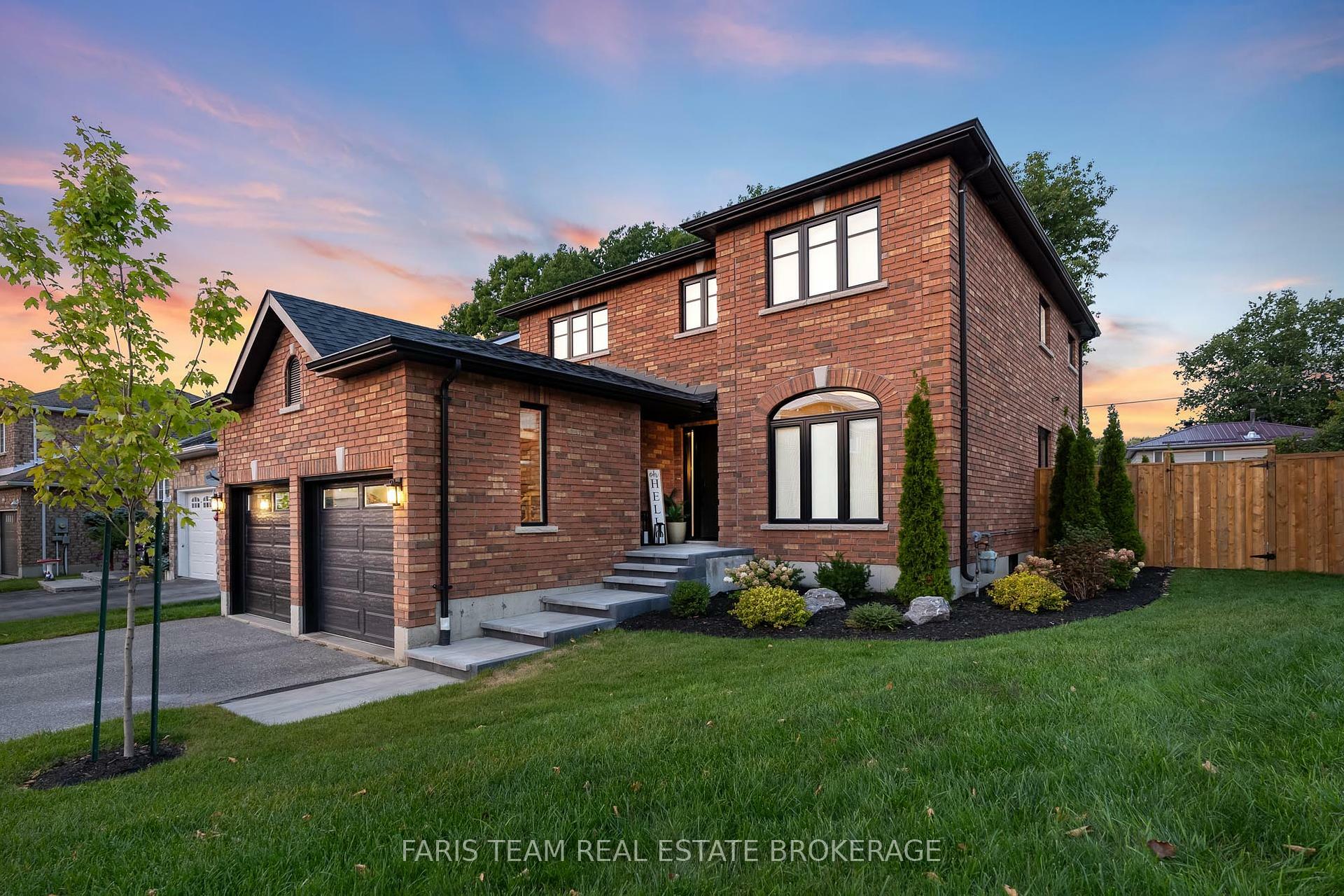 Property Photo: 993 Whitney Crescent ON L4R 5N3