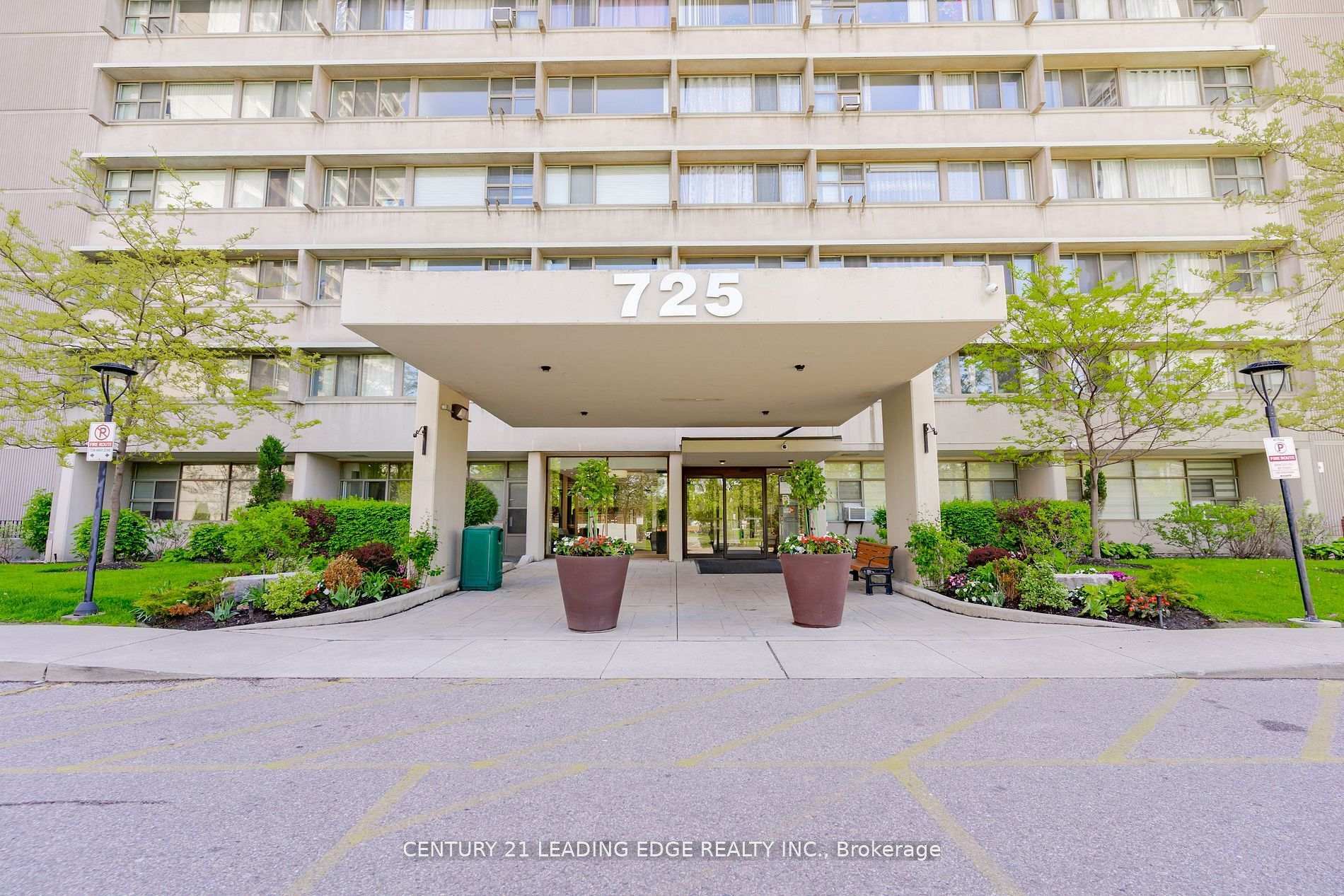 Property Photo: 725 Don Mills Road 1206 ON M3C 1S6
