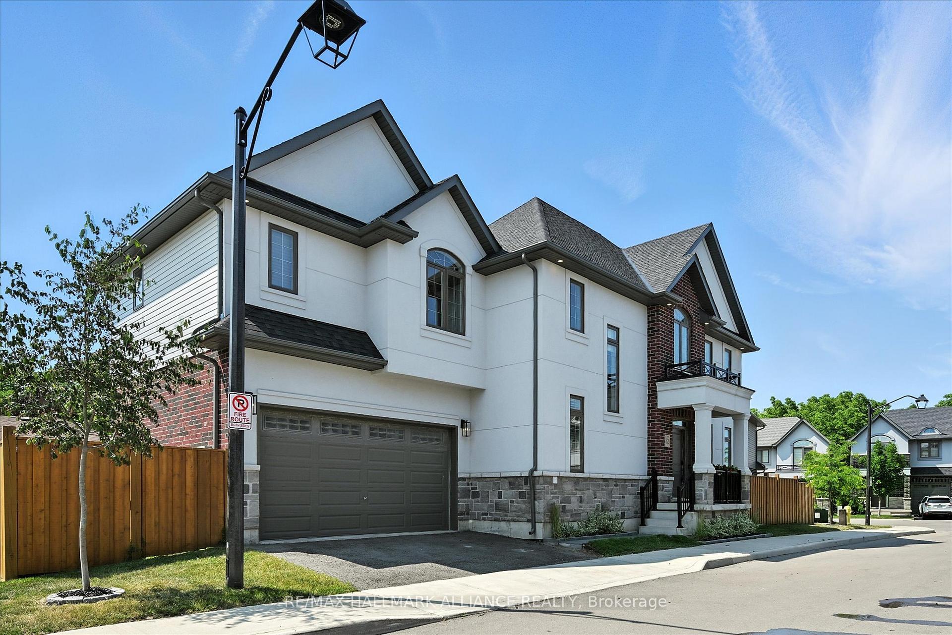 Property Photo:  4297 East Avenue E 22  ON L3J 0R2 