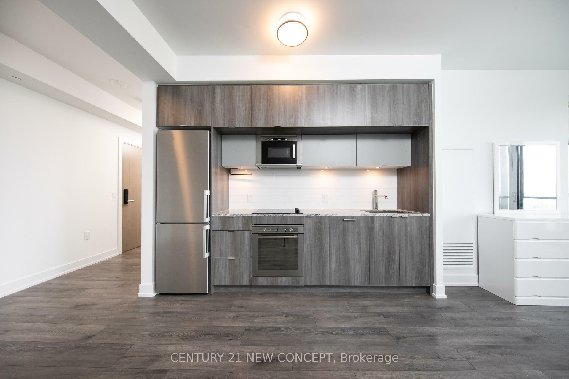 Property Photo: 585 Bloor Street S 2724 ON M4W 0B3