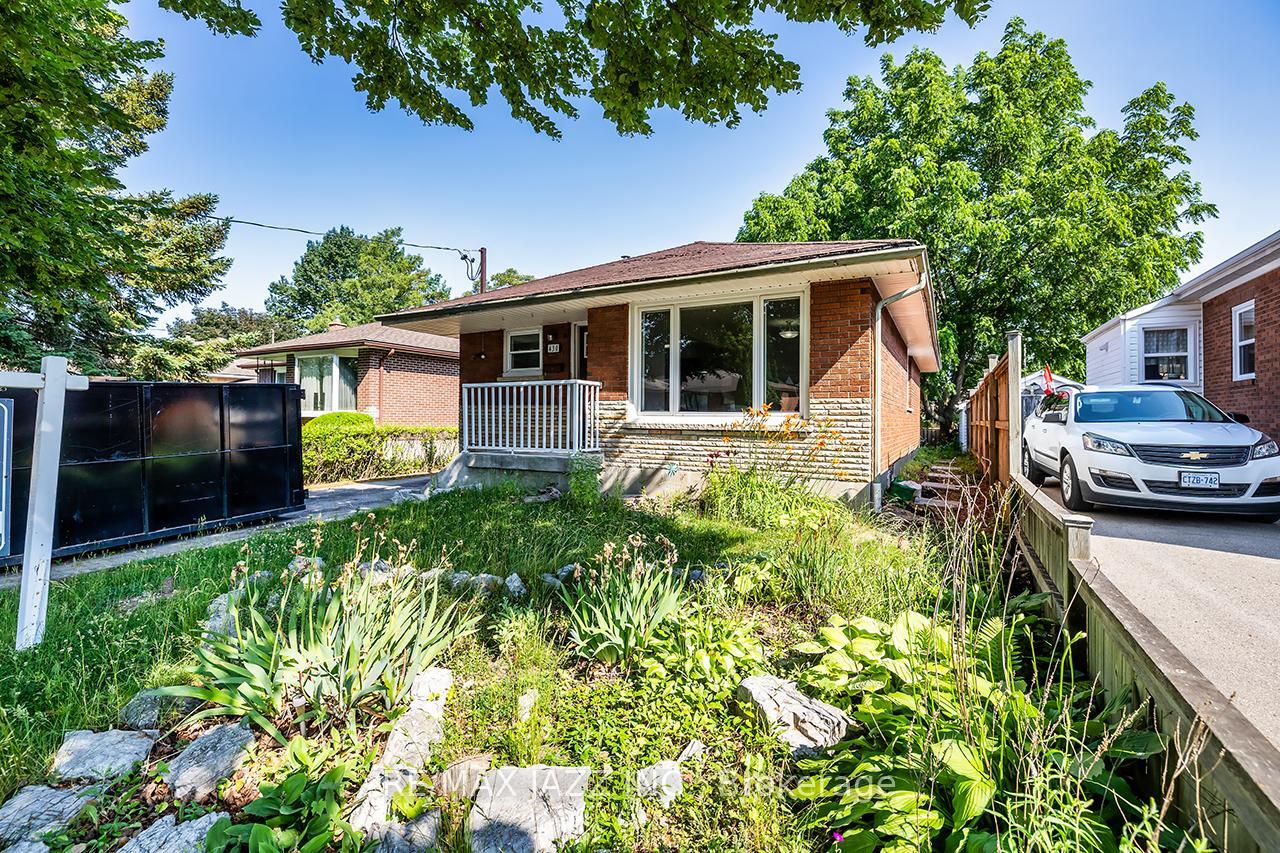 Property Photo: 430 Ridgeway Avenue ON L1J 2V7