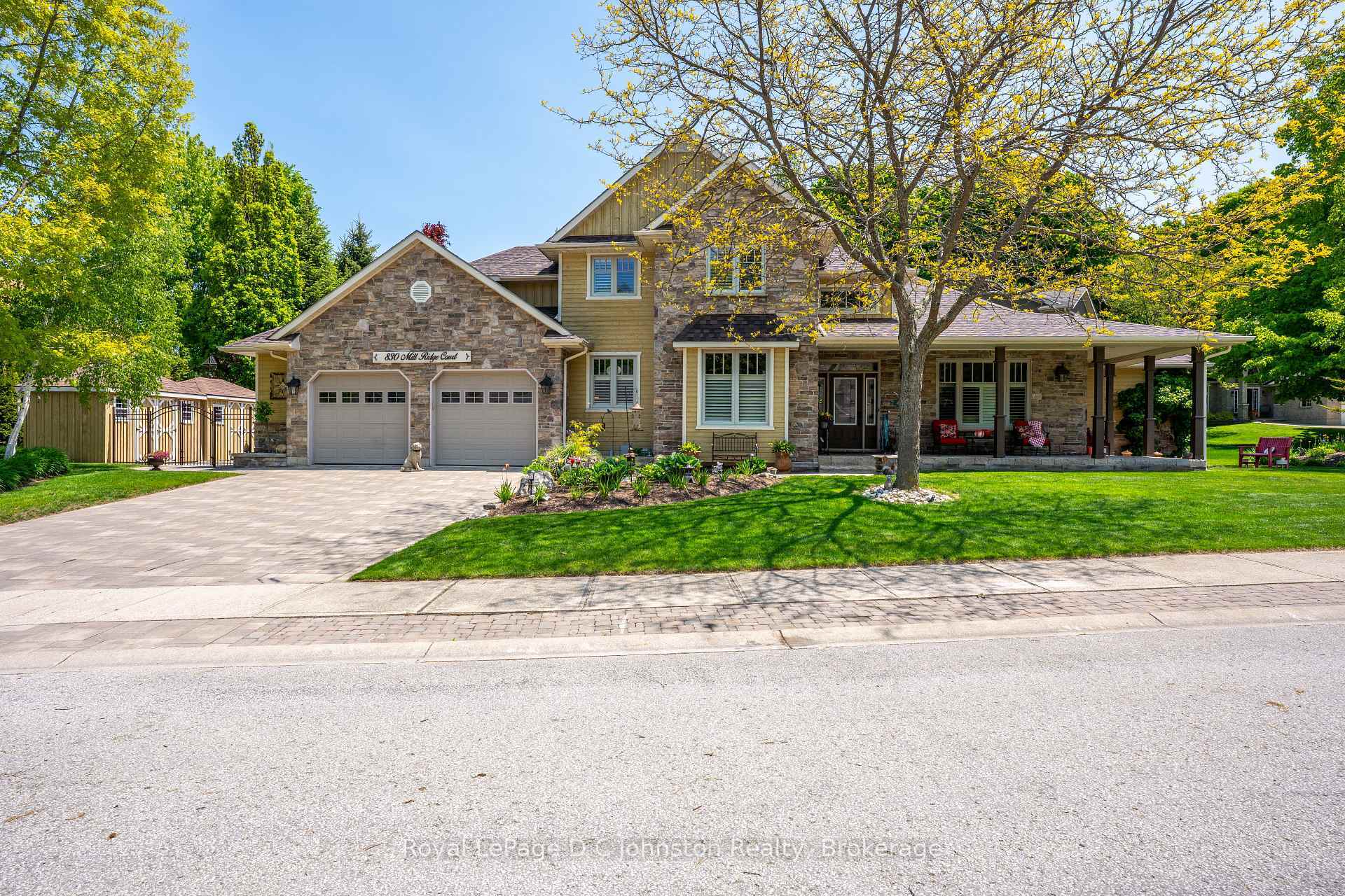 Property Photo: 830 Mill Ridge Court ON N0H 2C4