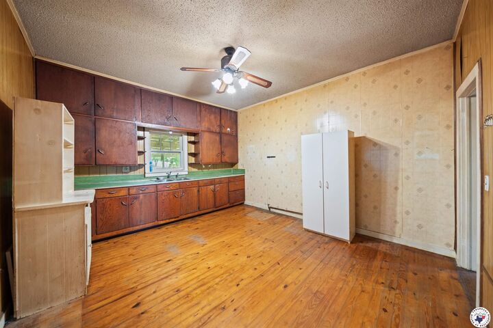 Property Photo:  406/408 S Merrill  TX 75570 