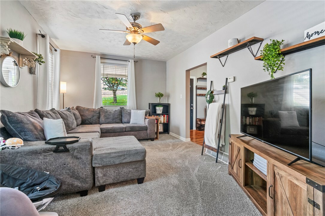 Property Photo: 41 Herbst Rd PA 15108
