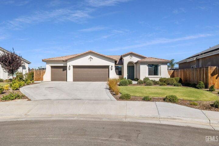Property Photo:  713 Winooski Court  CA 93314 