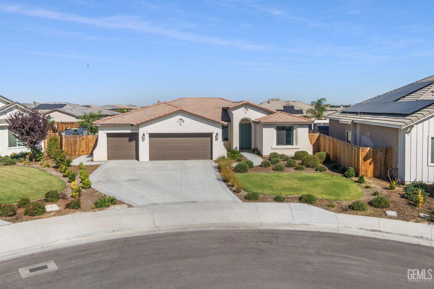 Property Photo:  713 Winooski Court  CA 93314 