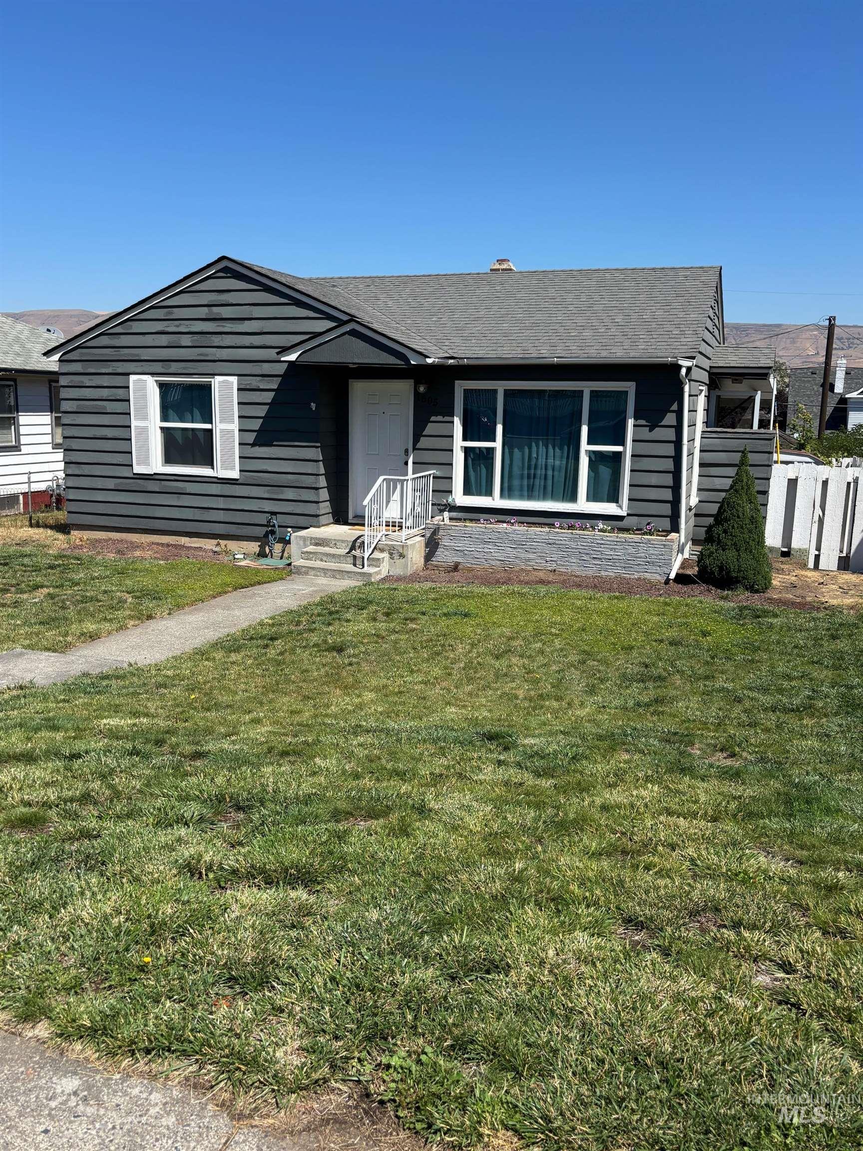 Property Photo:  1605 18th Avenue  ID 83501 
