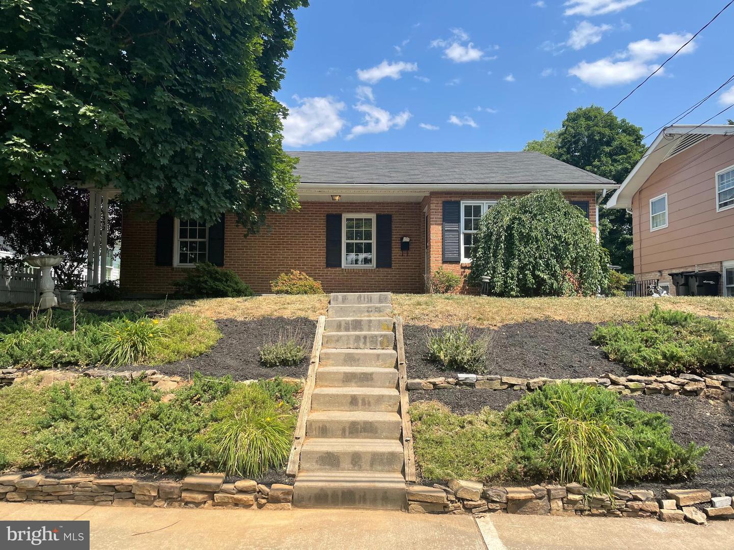 Property Photo: 332 Parkway Street VA 22601