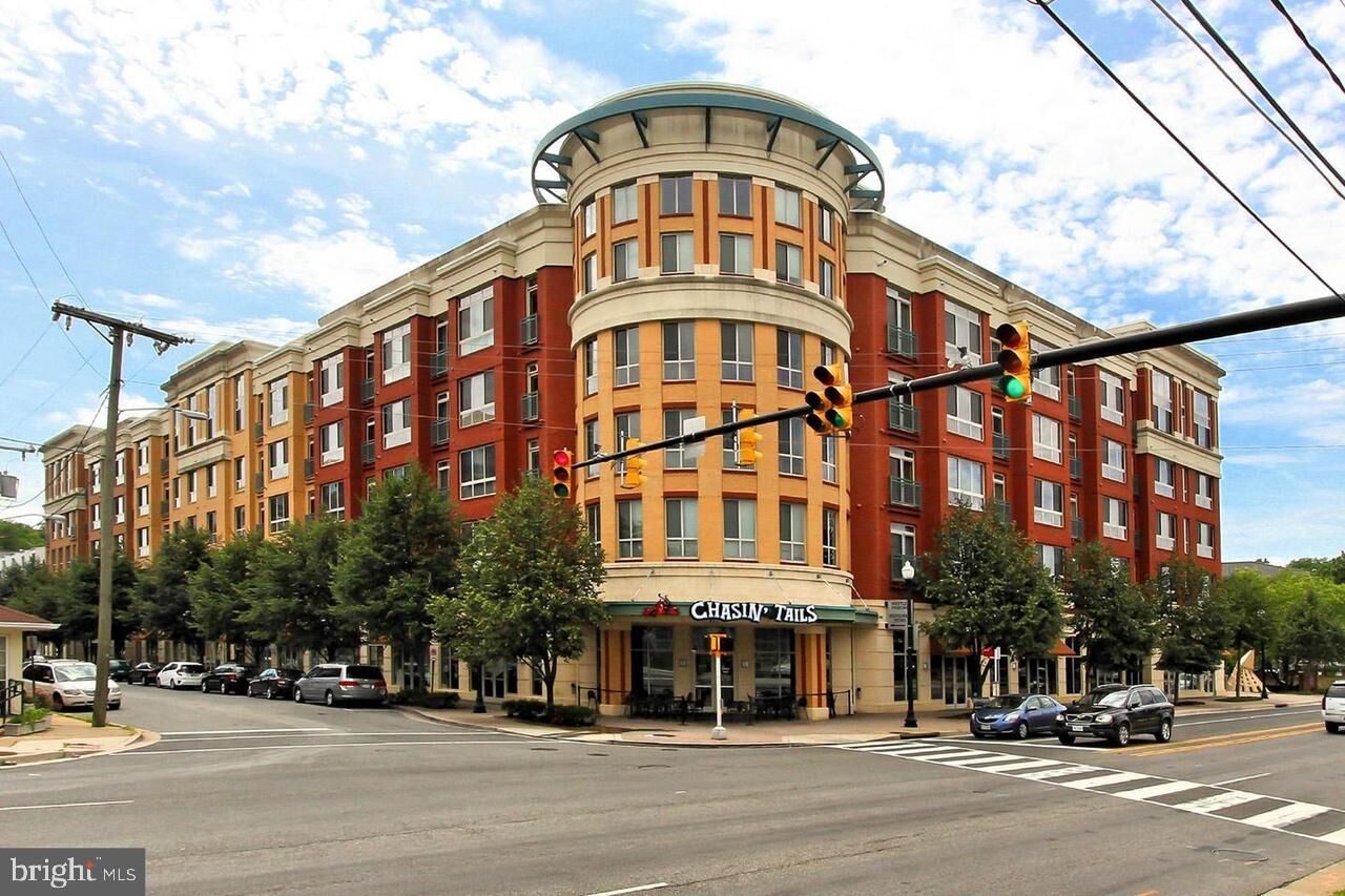 Property Photo: 2200 N Westmoreland Street N 409 VA 22213