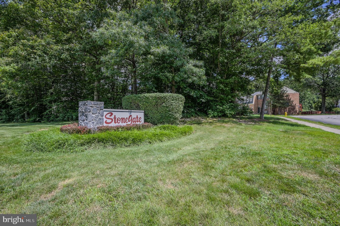 Property Photo: 11327 Cromwell Court VA 22192