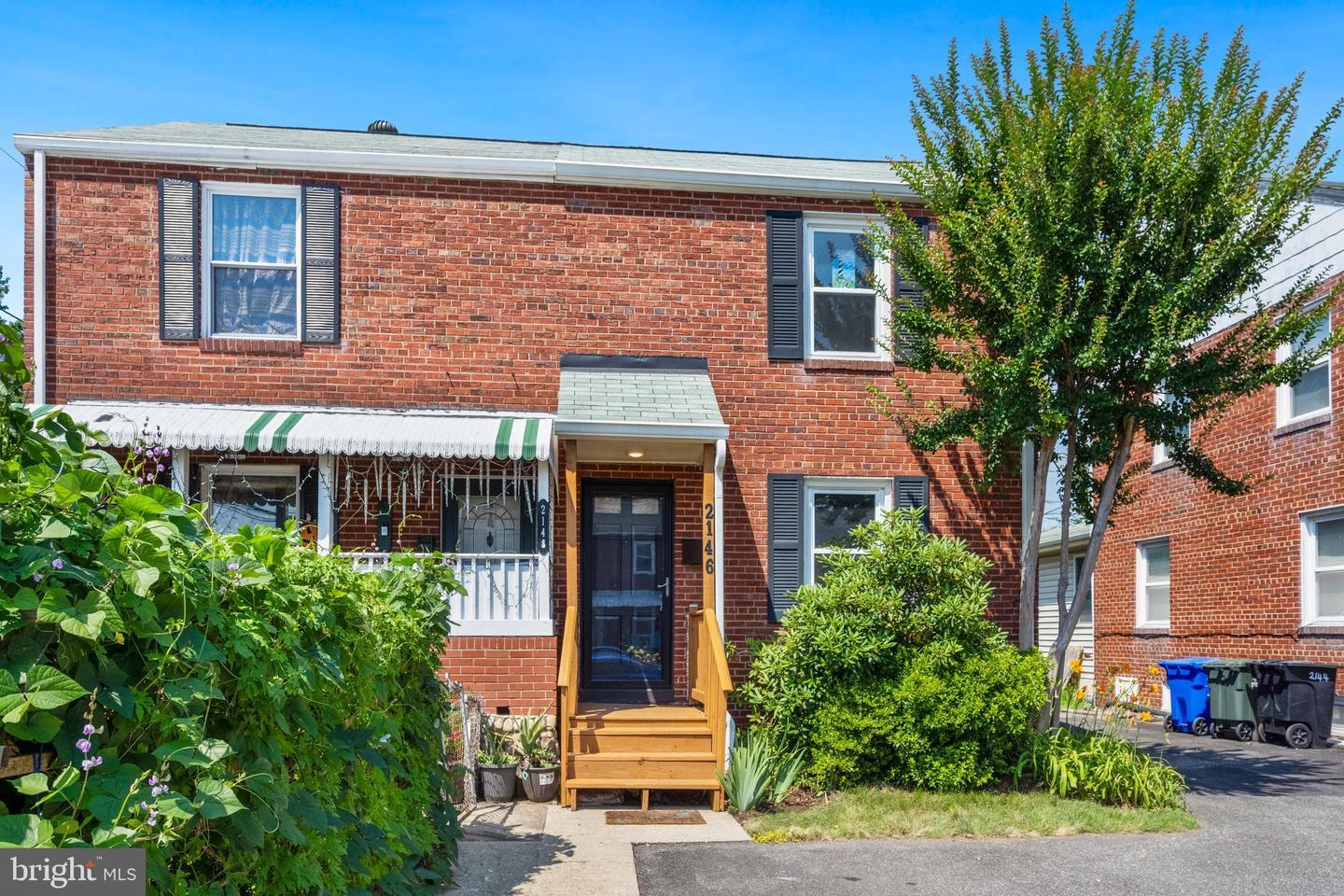 Property Photo: 2146 S Oakland Street S VA 22204
