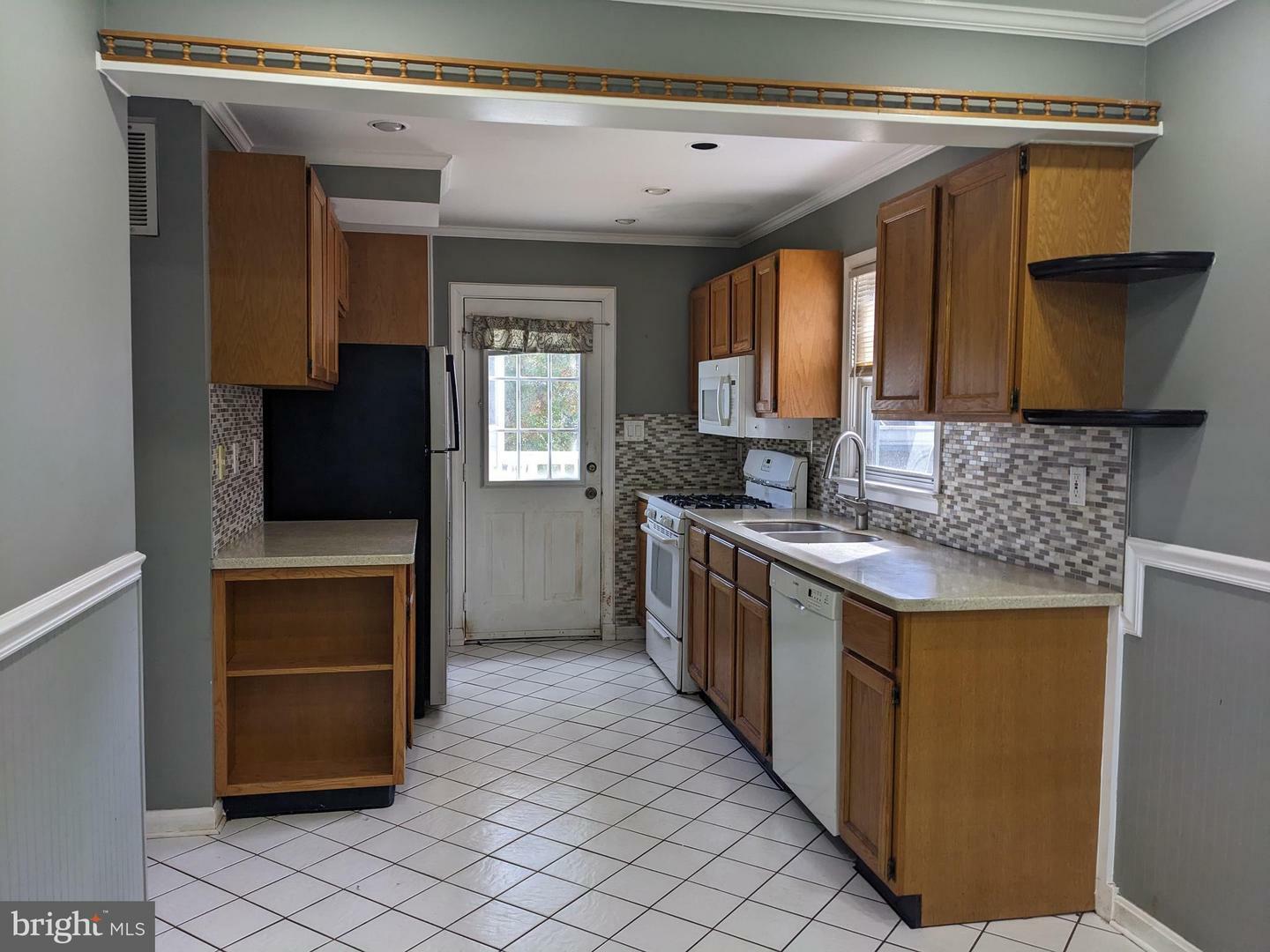Property Photo: 137 Holden Drive VA 20111