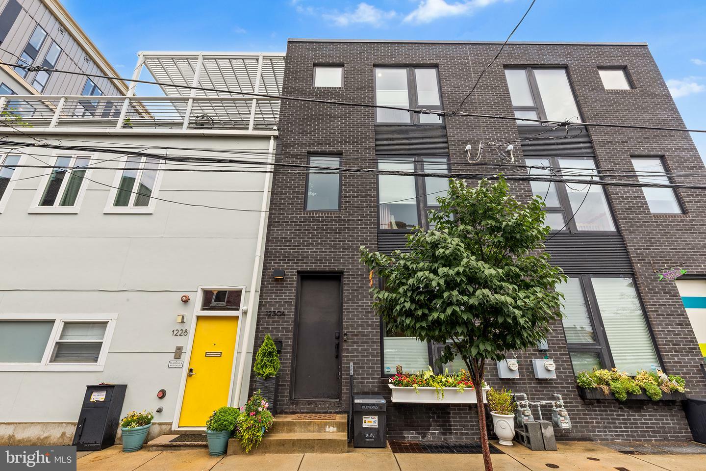 1230 Leopard Street  Philadelphia PA 19125 photo