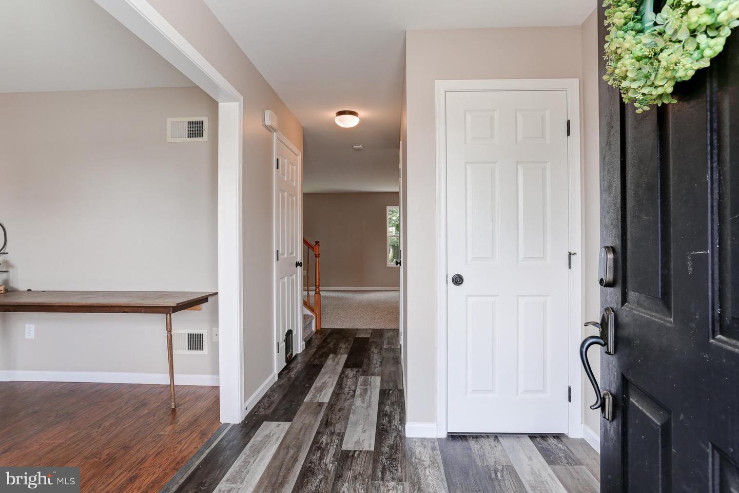 Property Photo: 380 Sunbury Way PA 17356