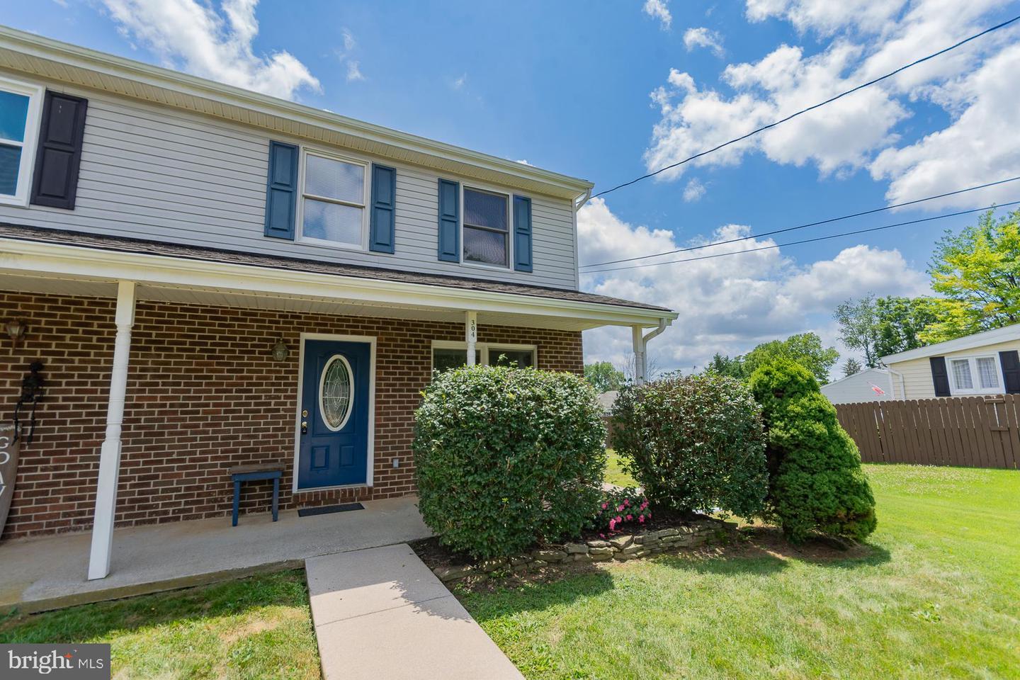 Property Photo:  304 E 12th Avenue  WV 25438 