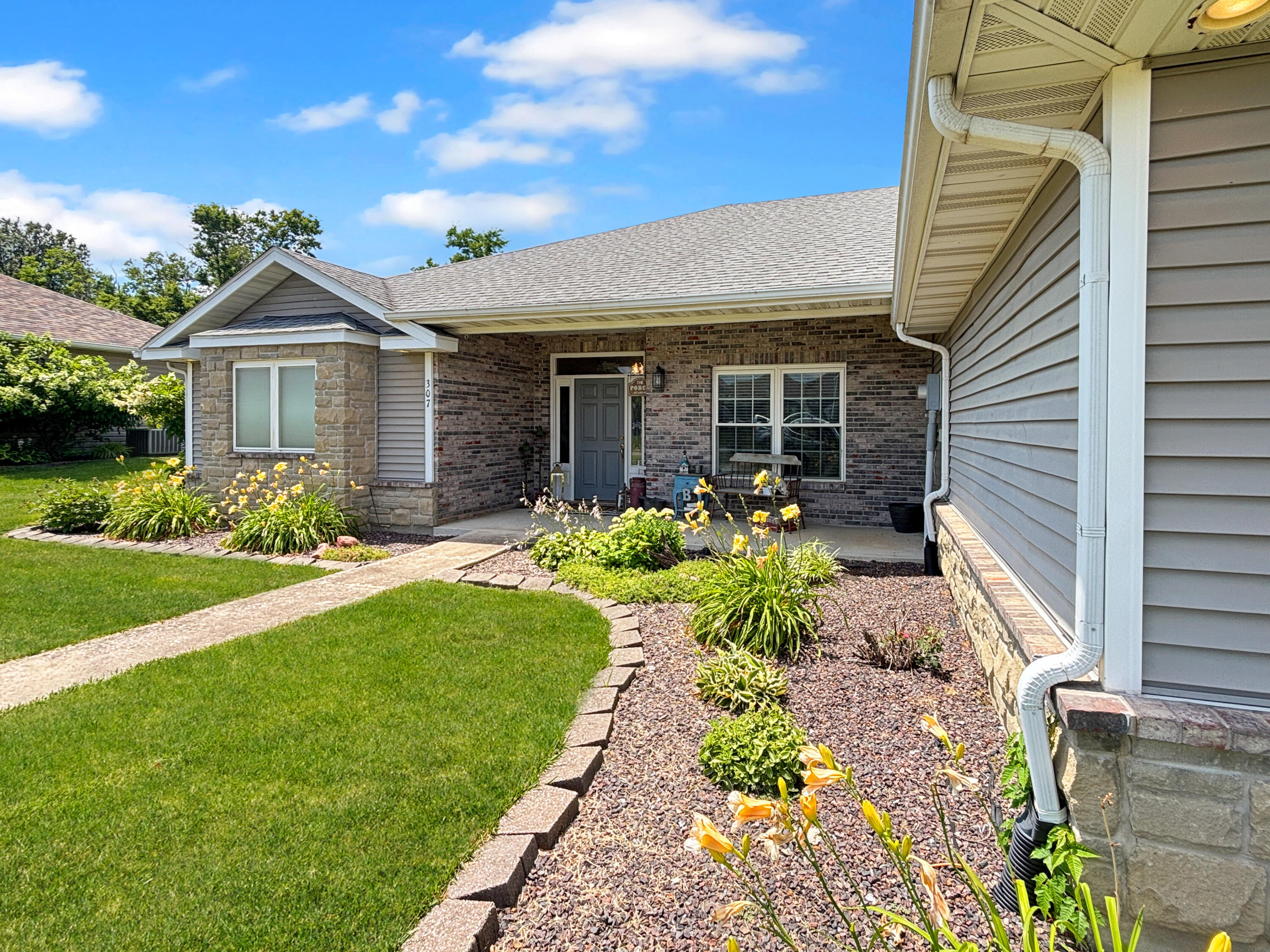 307 Jameson Dr  Ashland MO 65010 photo