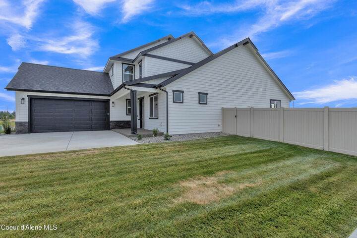 Property Photo:  6701 N Coeur Terre Blvd  ID 83815 