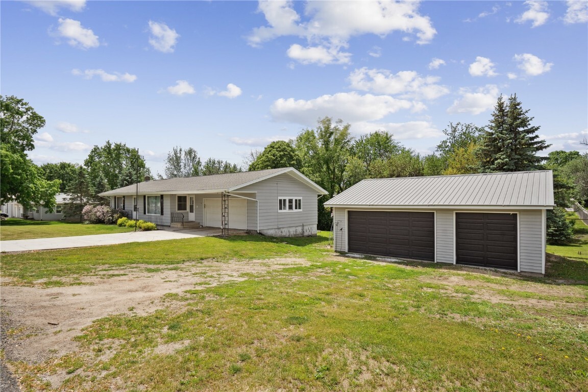 Property Photo: 75 Jefferson Avenue SW IA 52238