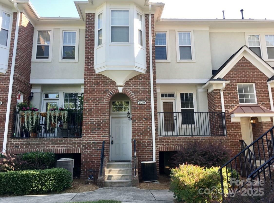 Property Photo: 14231 Richmond Park Avenue NC 28277
