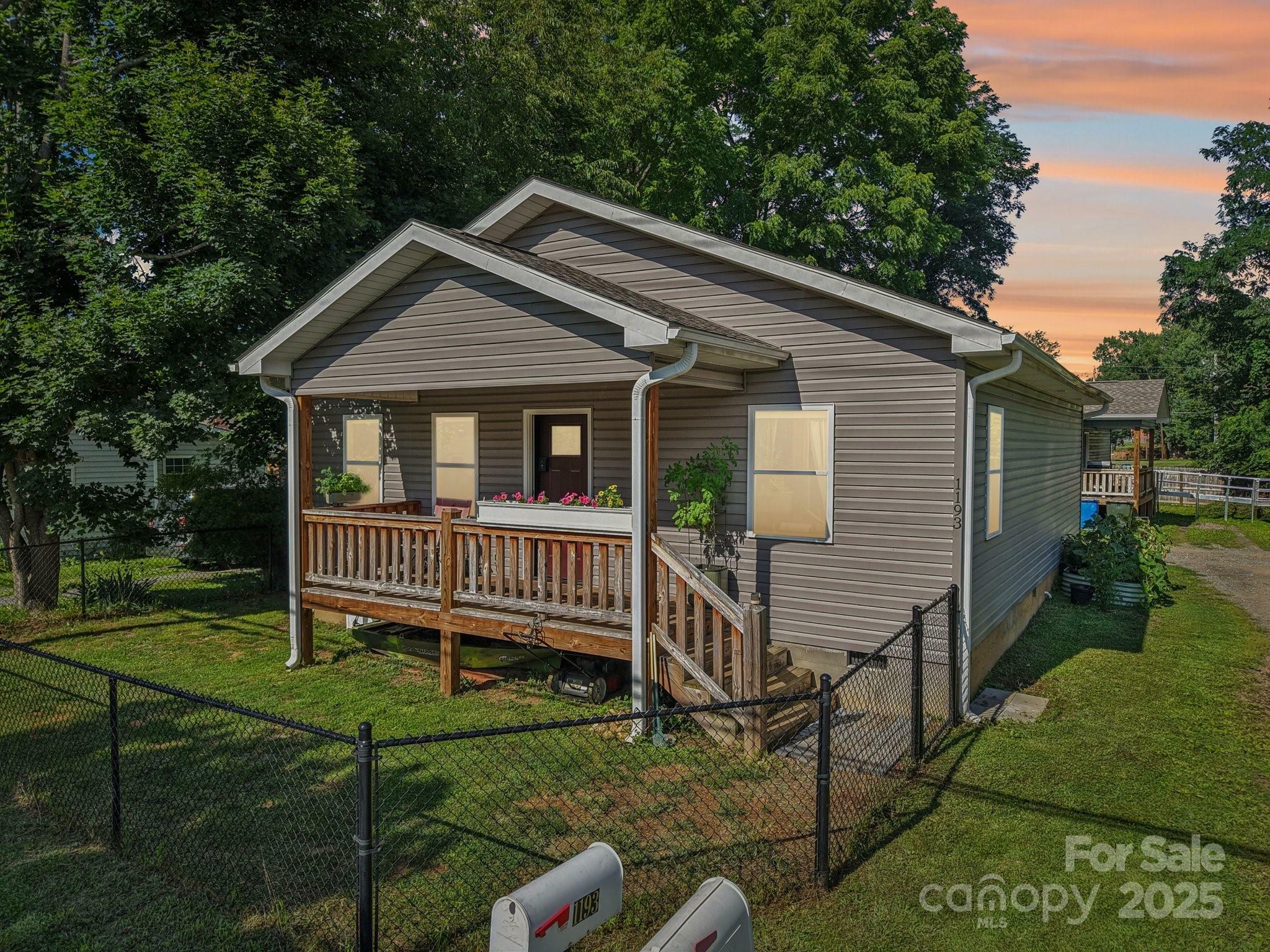 Property Photo: 1193 Brown Avenue NC 28786