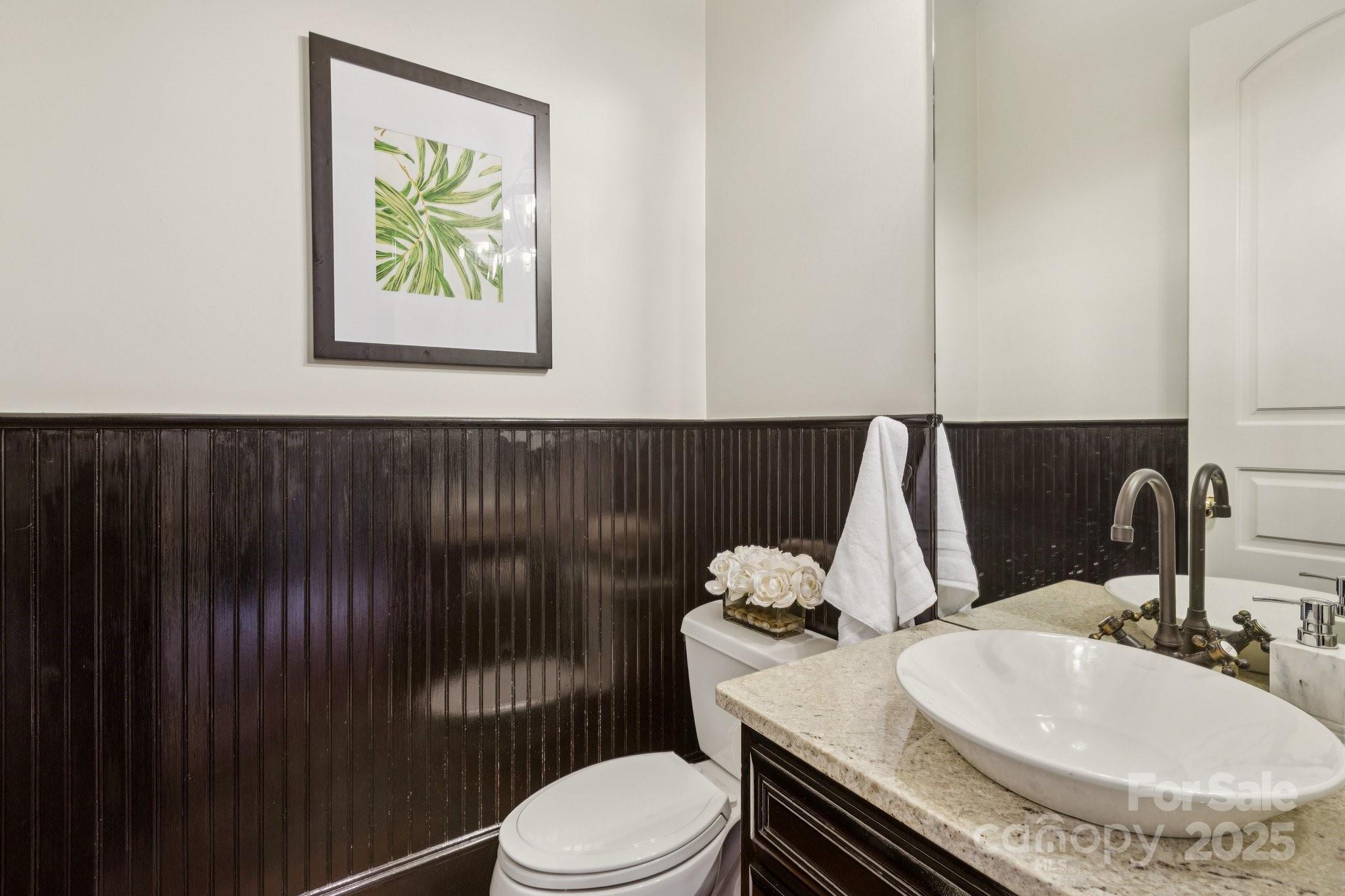 Property Photo: 1655 Scotland Avenue NC 28207