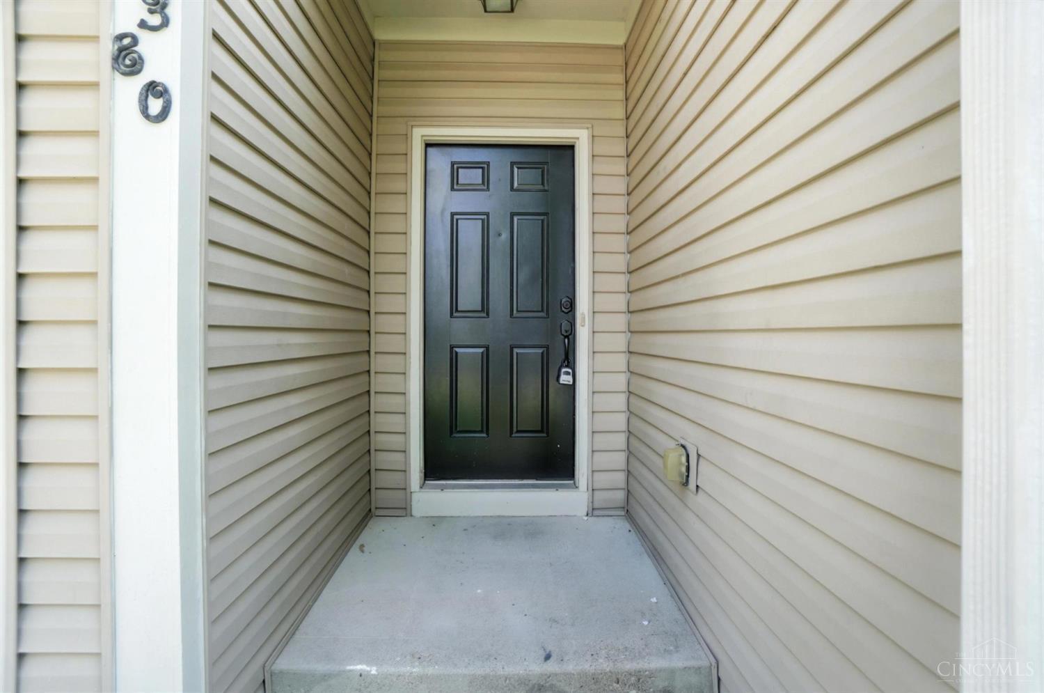 Property Photo: 2380 Oaktree Place OH 45238