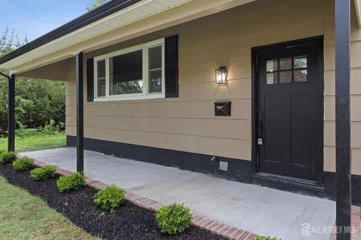 6 Ryan Road  Cranbury NJ 08512 photo