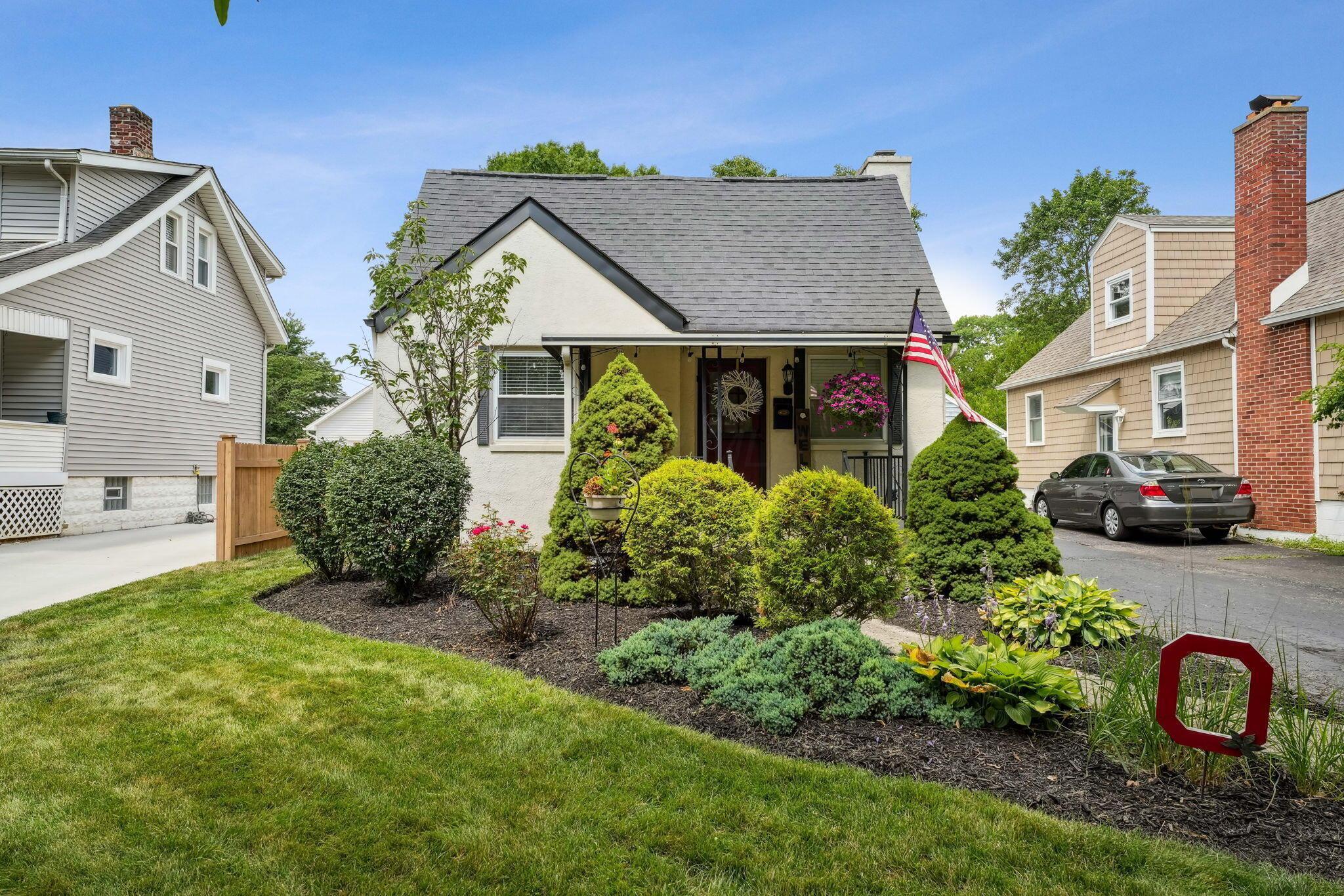 Property Photo: 1317 Broadview Avenue OH 43212