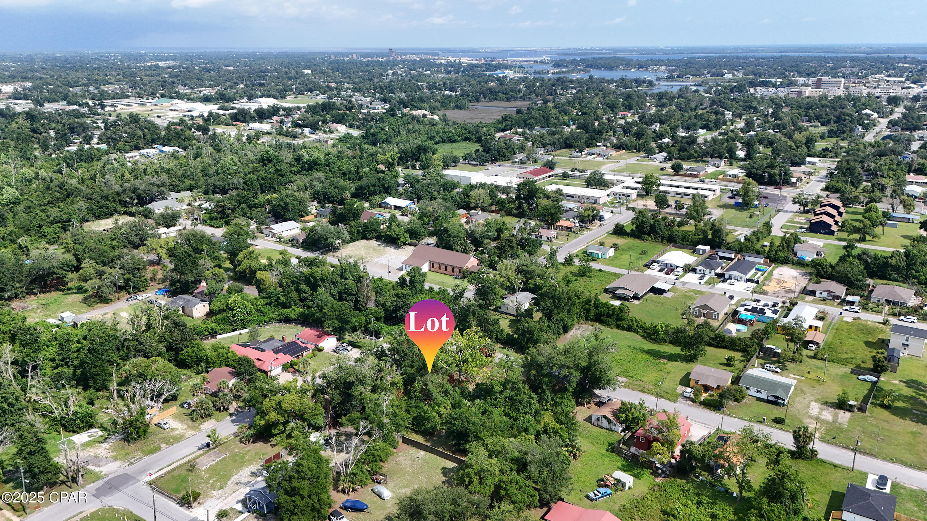 Property Photo:  729 E 12th Court  FL 32401 
