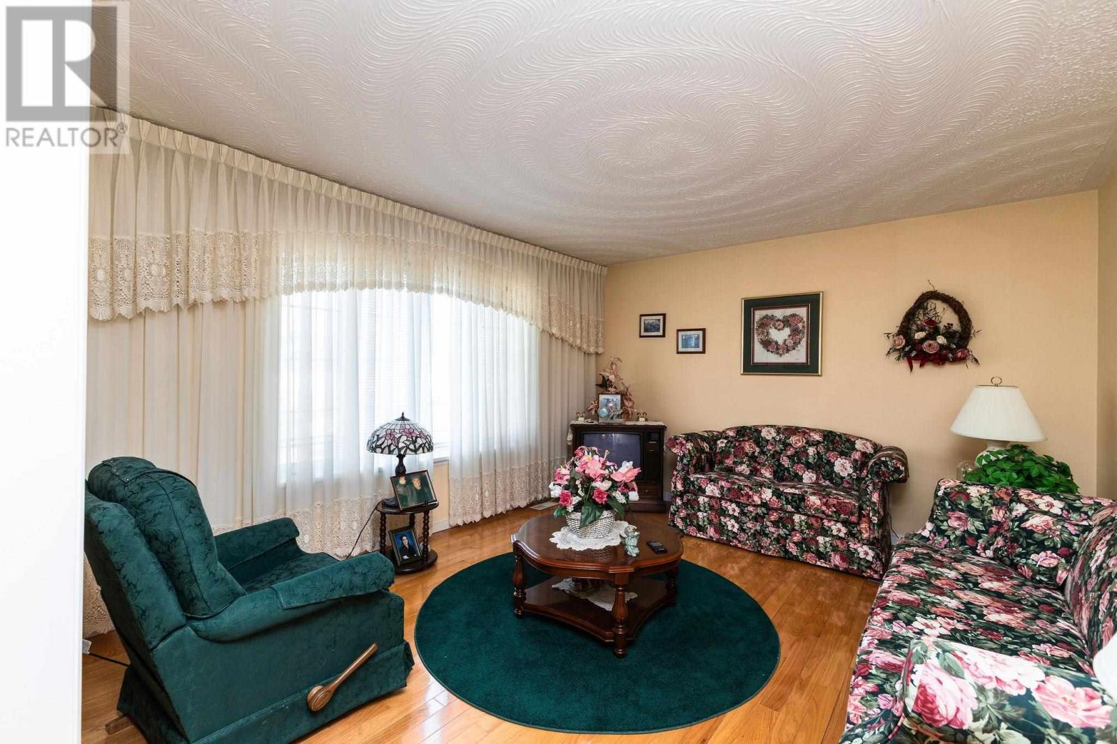 Property Photo: 60 Nichol Ave ON P6C 4V4