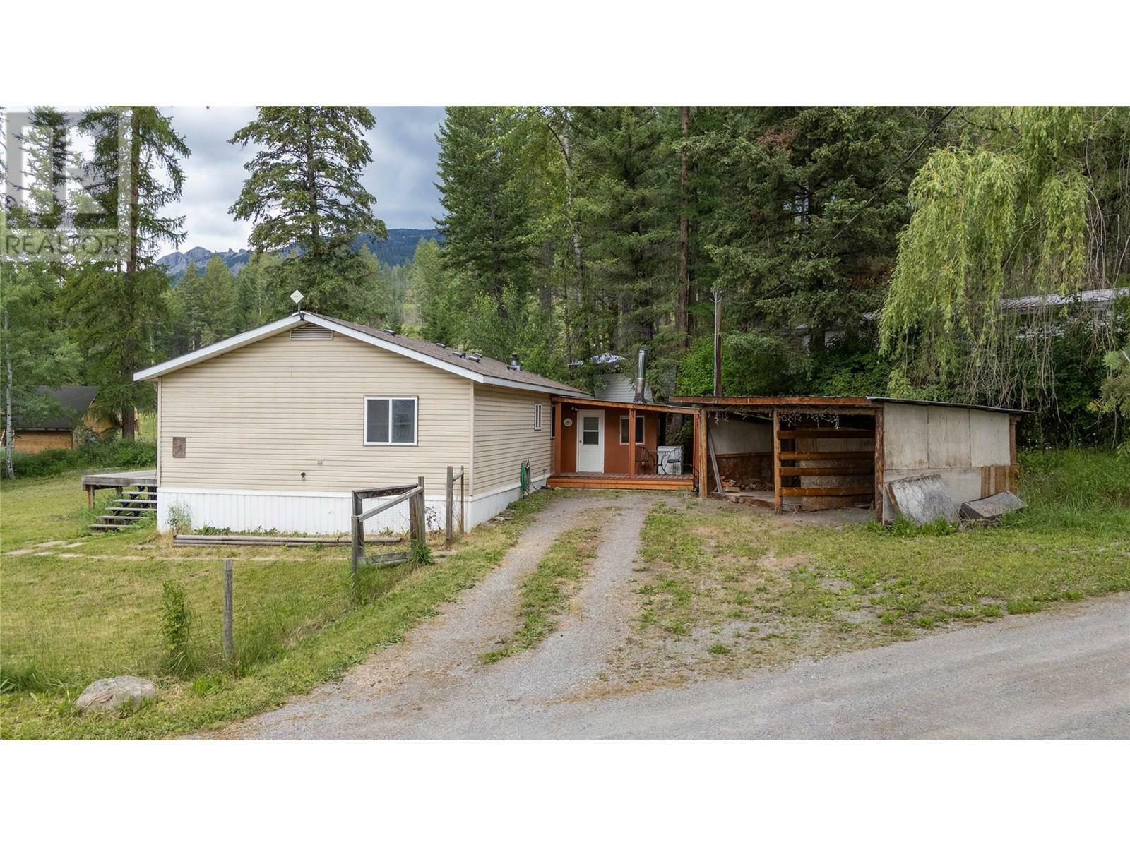 Property Photo: 8470 Caithness Road 18 BC V0B 1T3
