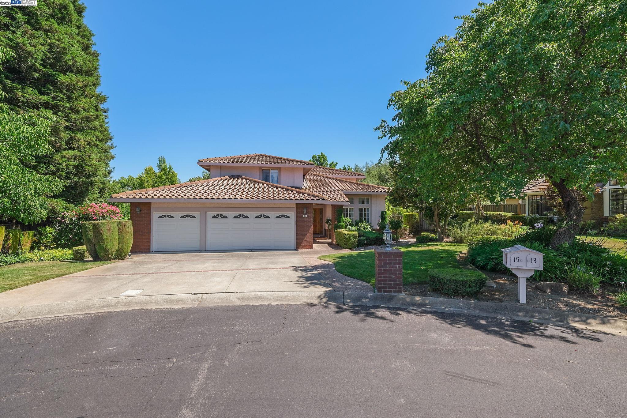 Property Photo: 15 Foothill Ln CA 94588