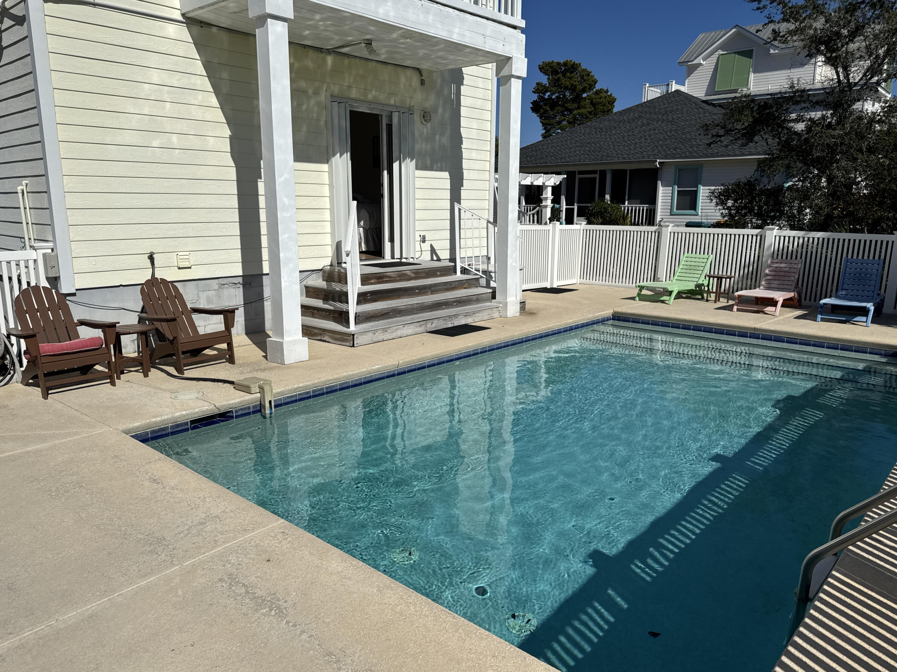 Property Photo: 4490 Luke Avenue FL 32541