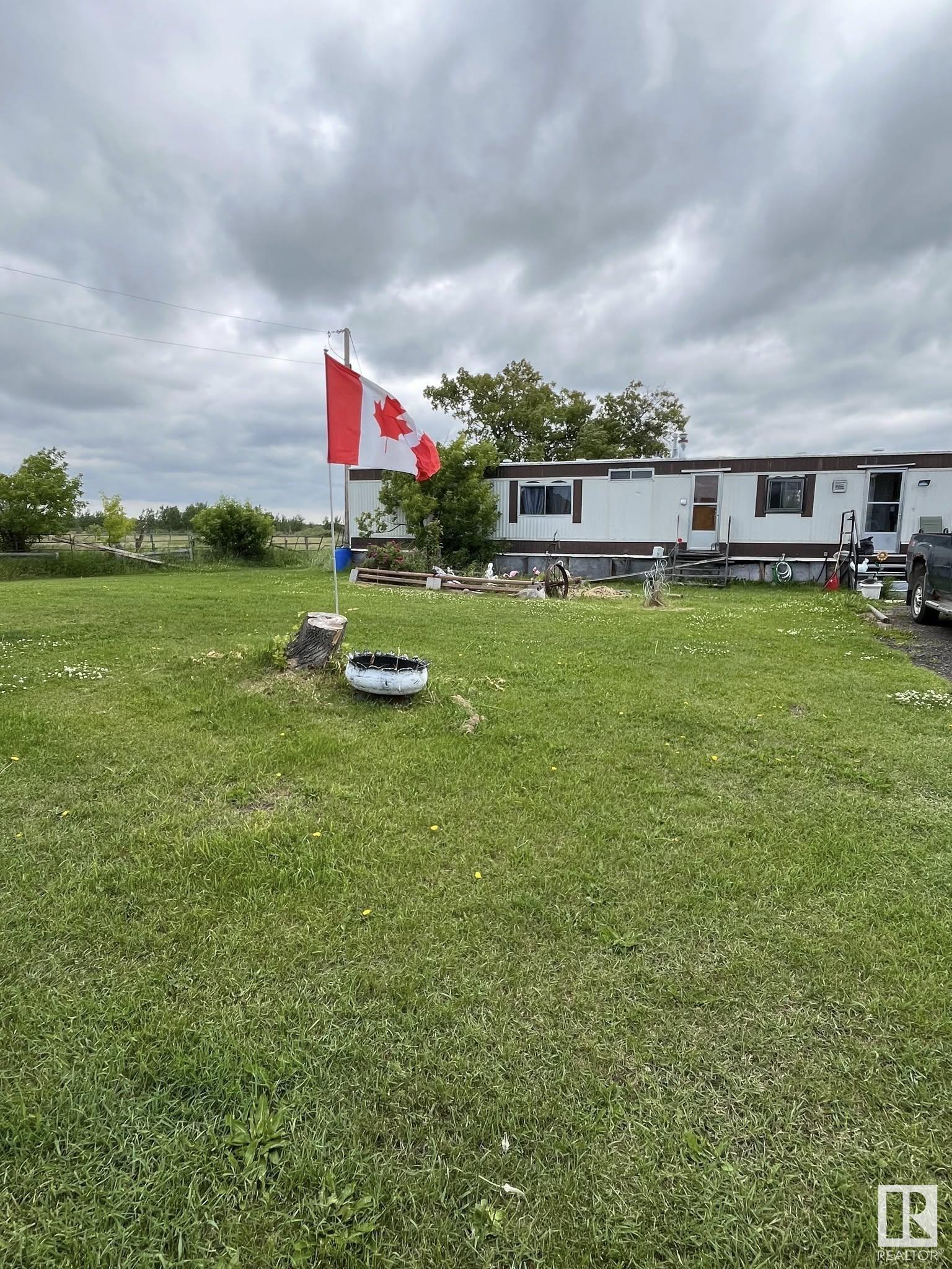 Property Photo: 56519A Hwy 33 AB T0E 1X0