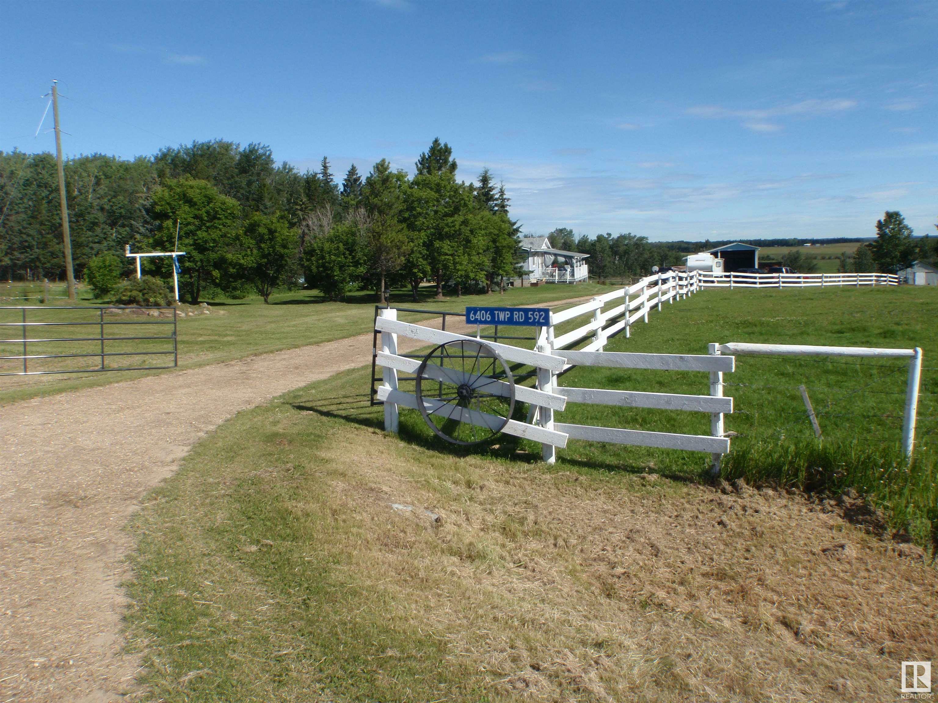 Property Photo:  6406 Twp Rd 592  AB T0E 2A0 
