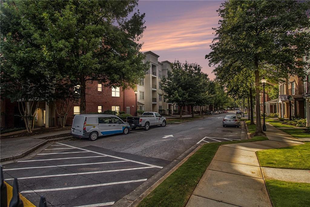 Property Photo: 870 Mayson Turner Road NW 1320 GA 30314