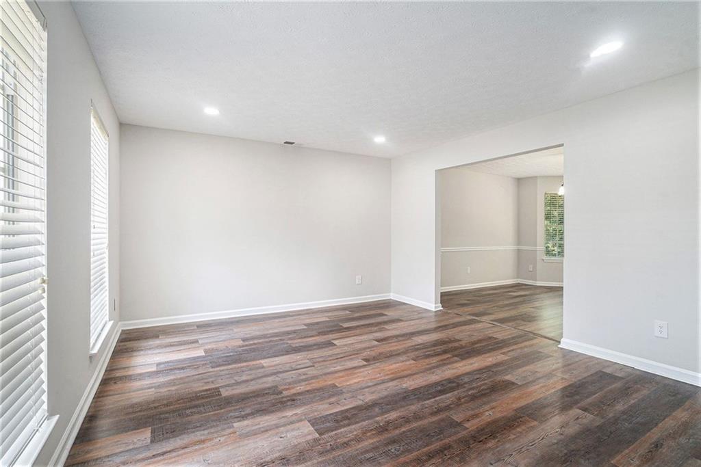 Property Photo: 7117 Stonebrook Cove GA 30058