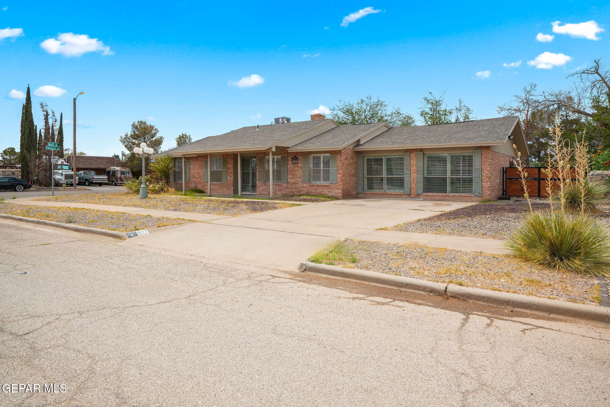 Property Photo: 407 Bruce Place TX 79928