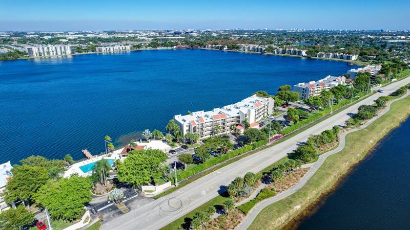 Property Photo: 115 Lake Emerald Dr 403 FL 33309