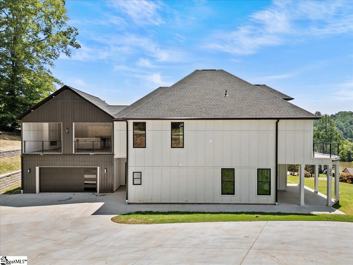 Property Photo: 25 Harbor Drive SC 29611