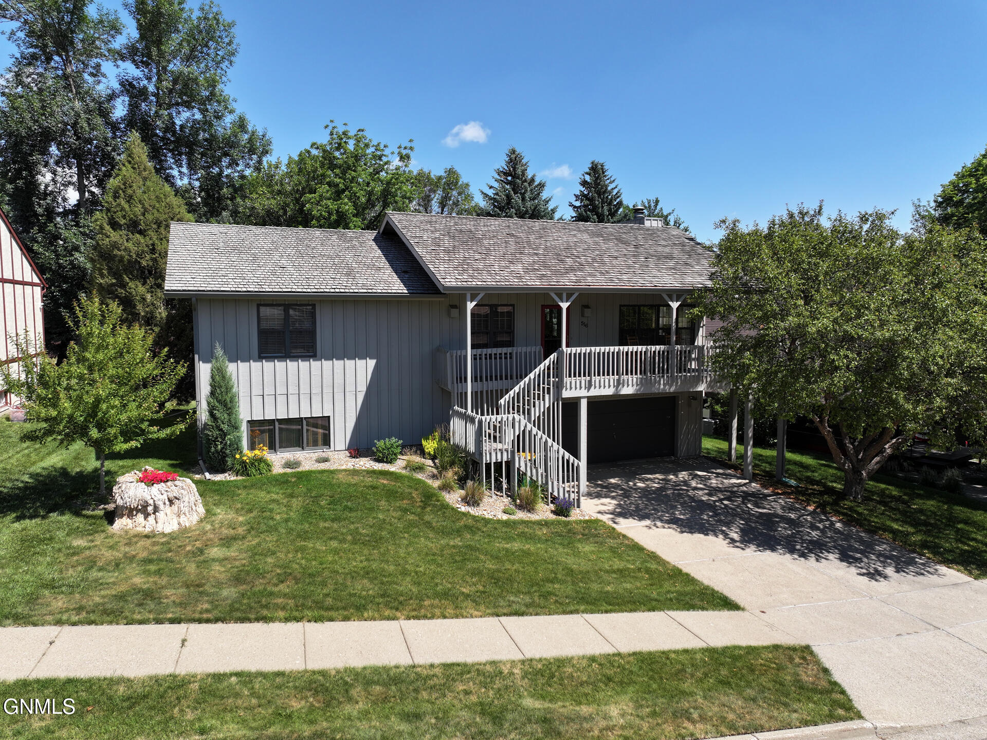 Property Photo: 516 Portage Drive ND 58503
