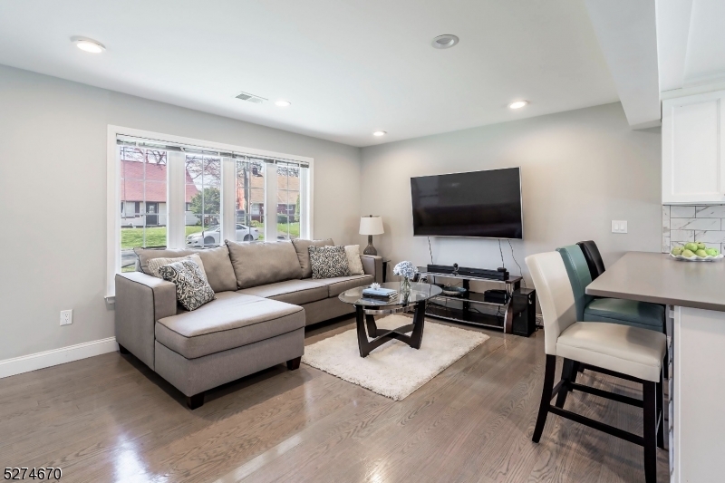 Property Photo:  1101 Plymouth Dr  NJ 07065 